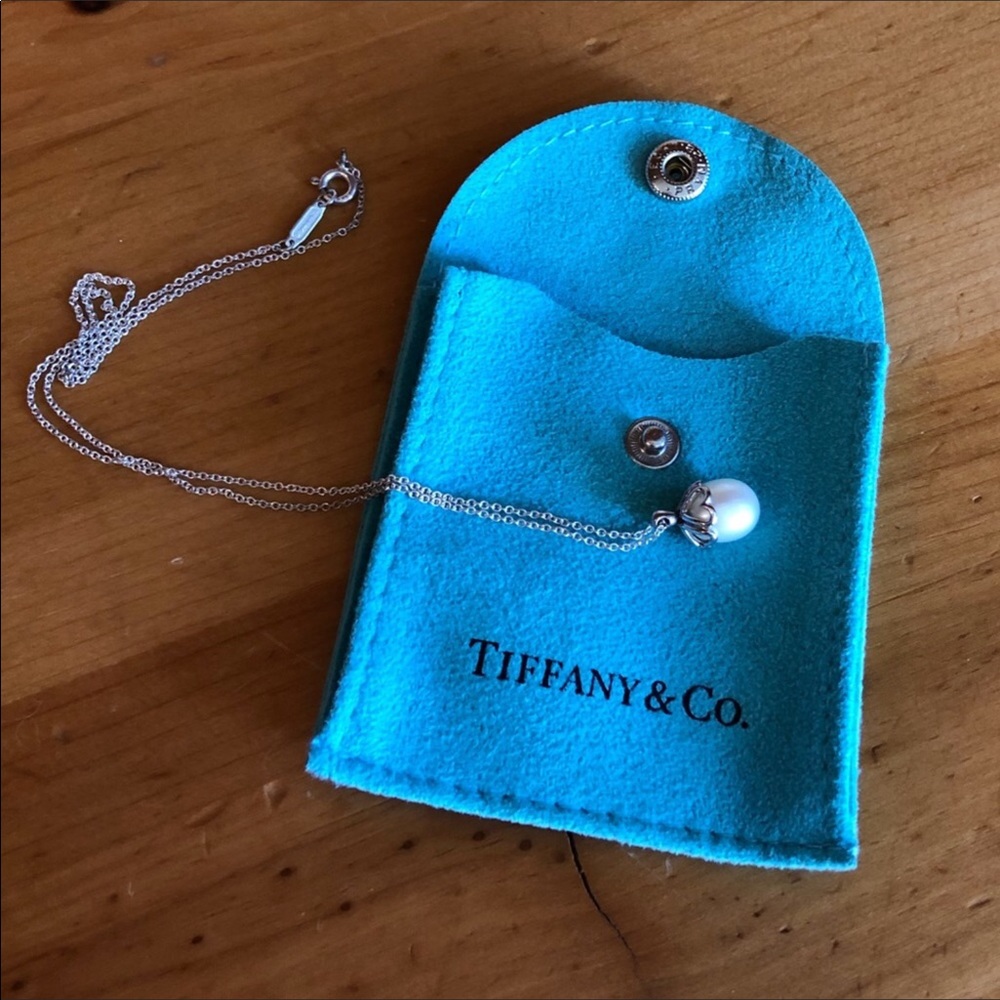 Tiffany & Co Pearl and Silver Pendant